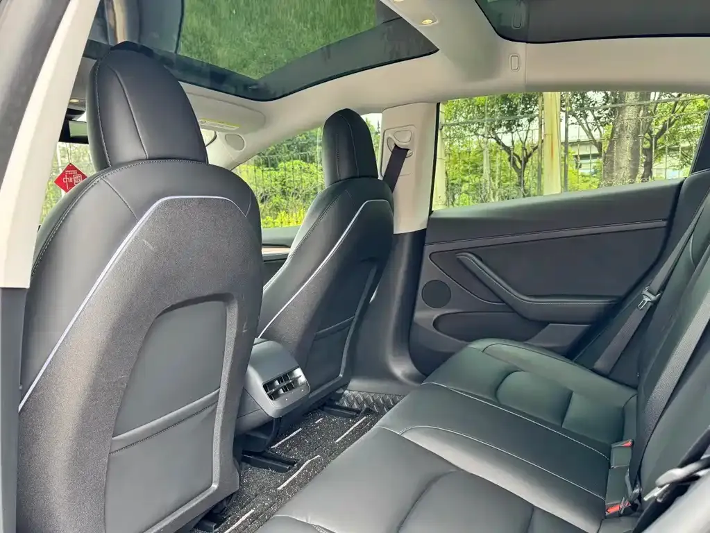 Tesla Model 3 — фото 5
