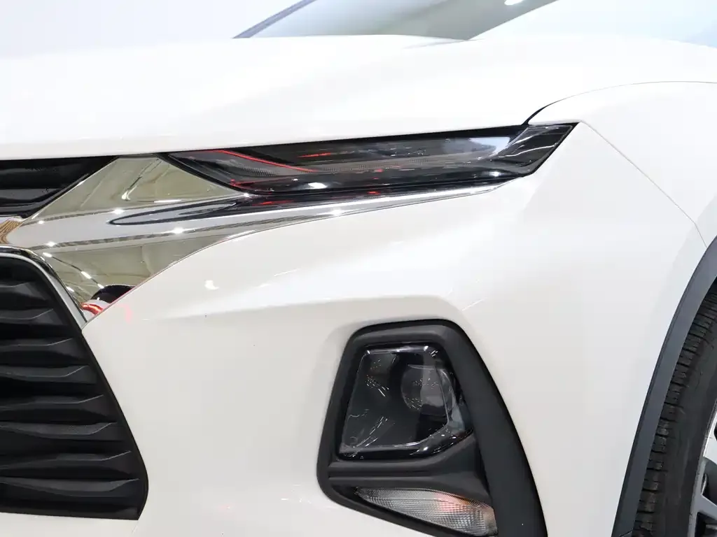 Chevrolet Blazer 2023 из CN, фото 2