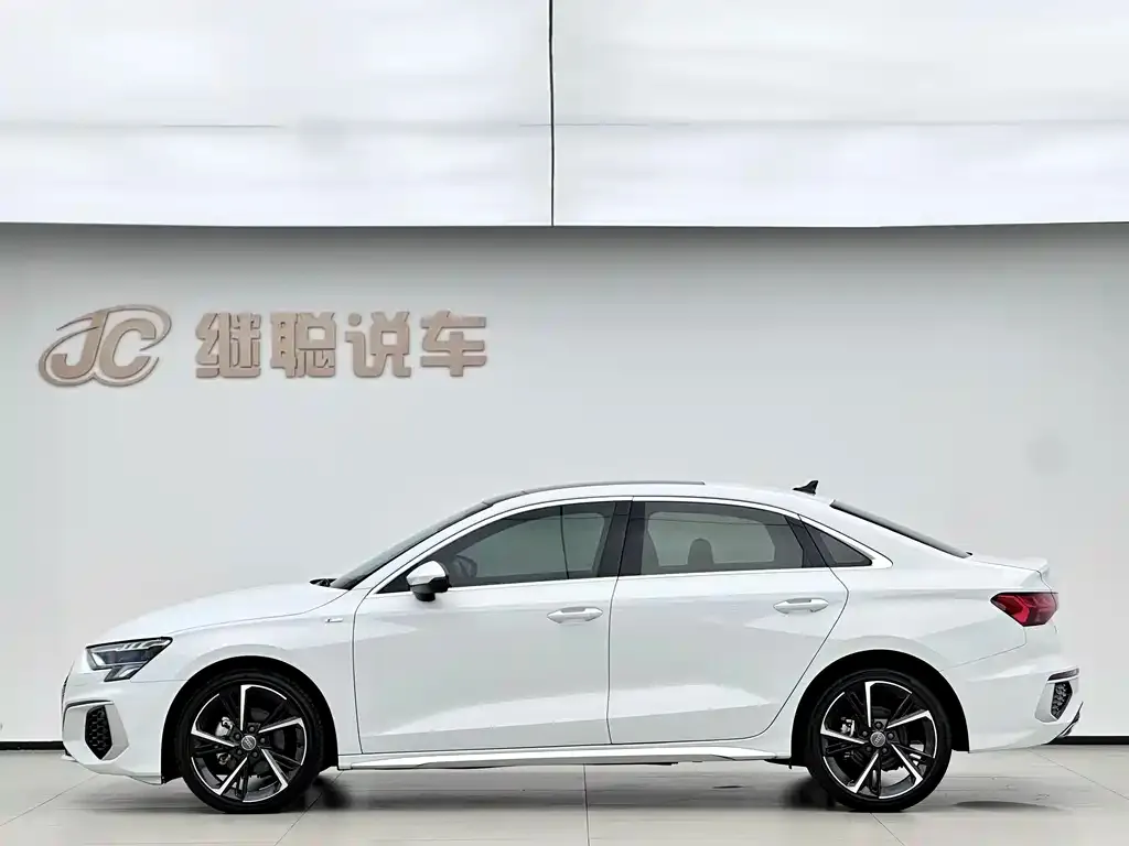 Audi A3 2021 из CN, фото 3