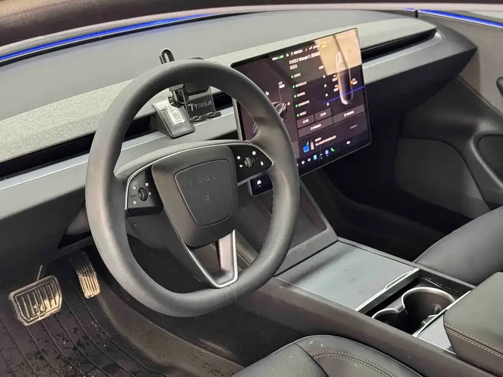 Tesla Model 3 — фото 6