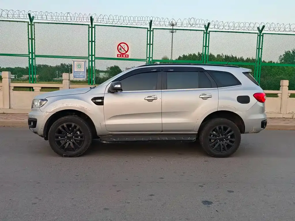 Ford Everest 2021 из CN, фото 2