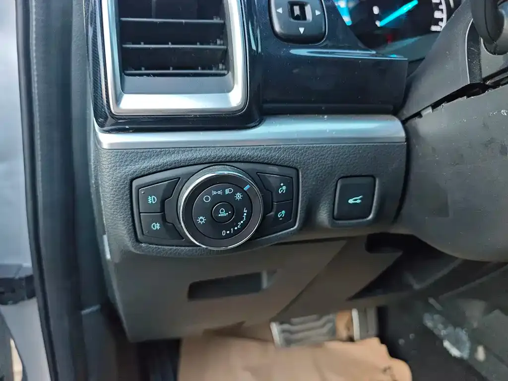 Ford Everest 2021 из CN, фото 9