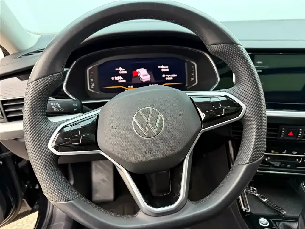 Volkswagen Passat — фото 8