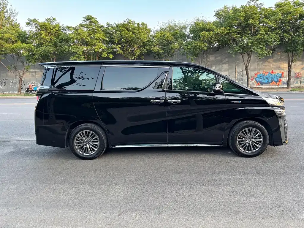 Toyota Vellfire — фото 7