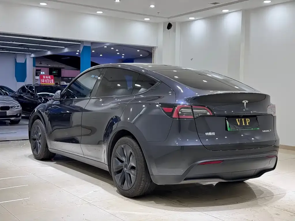 Tesla Model Y 2024 из CN, фото 3
