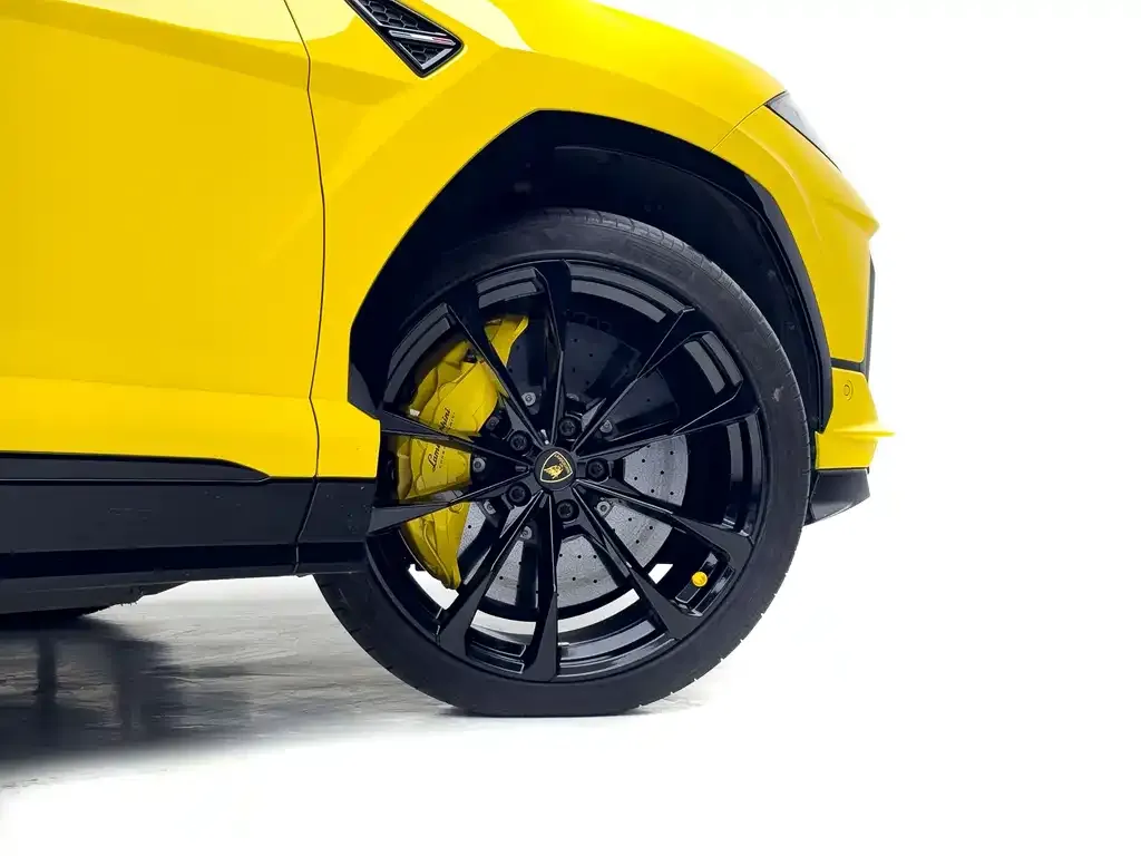 Lamborghini Urus — фото 8