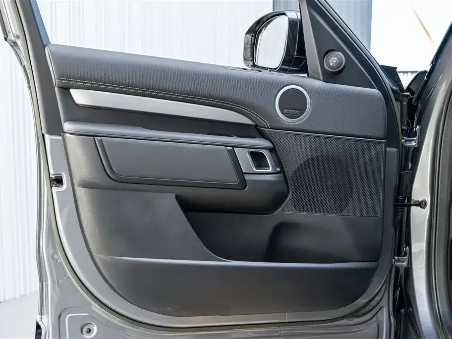 Land Rover Discovery 2023 из CN, фото 5