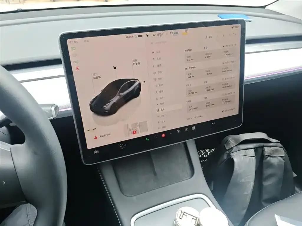 Tesla Model Y — фото 7
