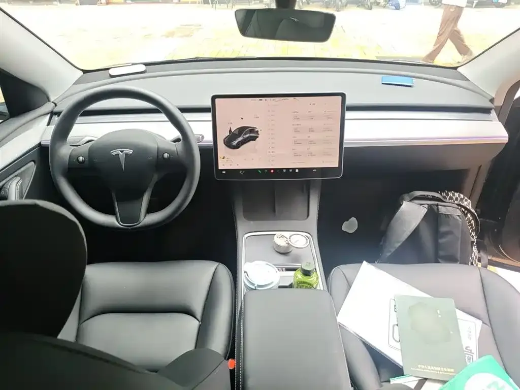 Tesla Model Y — фото 8