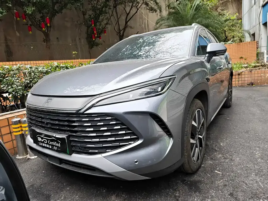 BYD L DM-i — фото 1