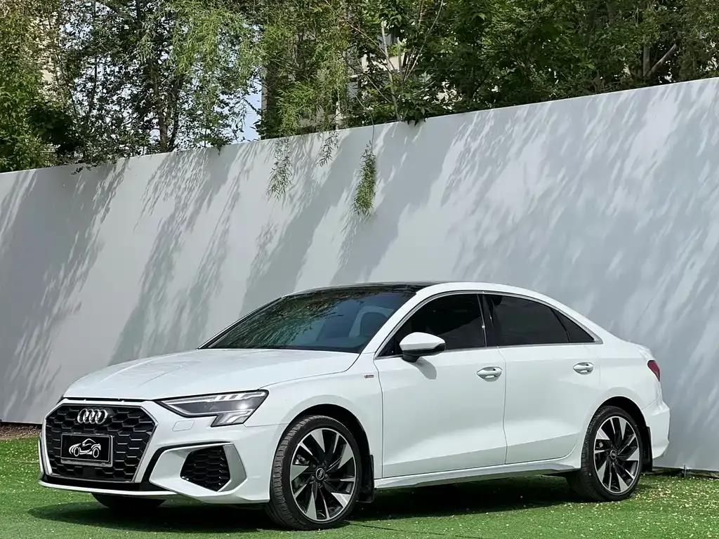 Audi A3 2023 из CN, фото 1