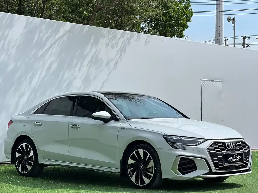 Audi A3 2023 из CN, фото 4
