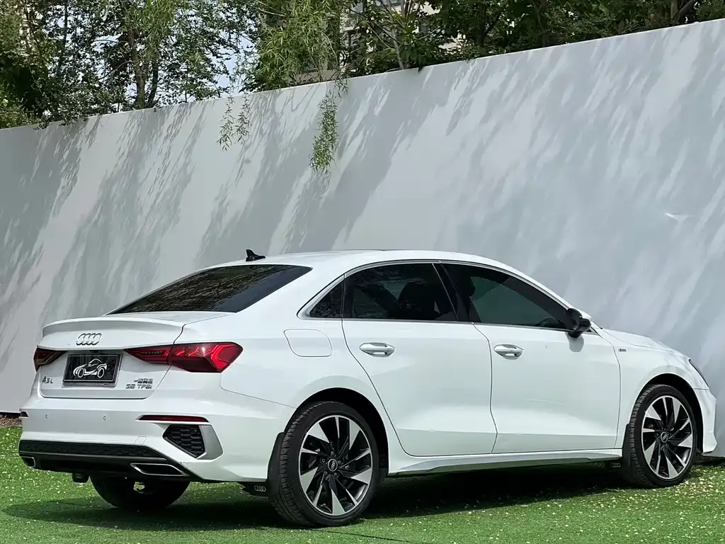 Audi A3 2023 из CN, фото 9