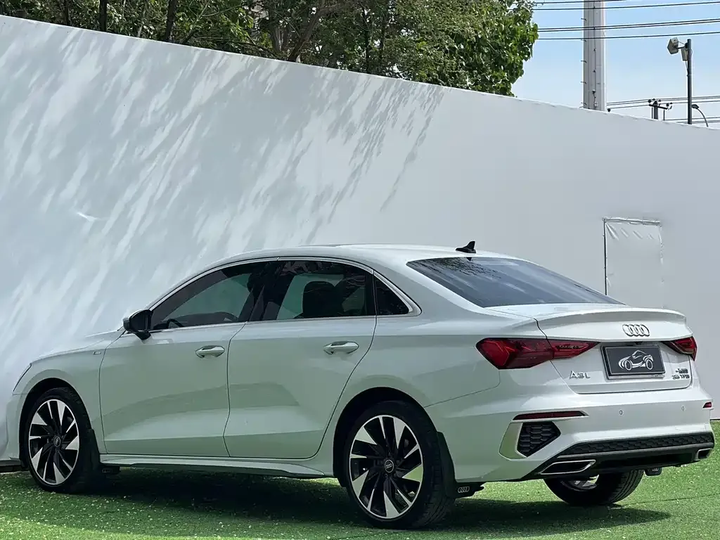 Audi A3 2023 из CN, фото 8