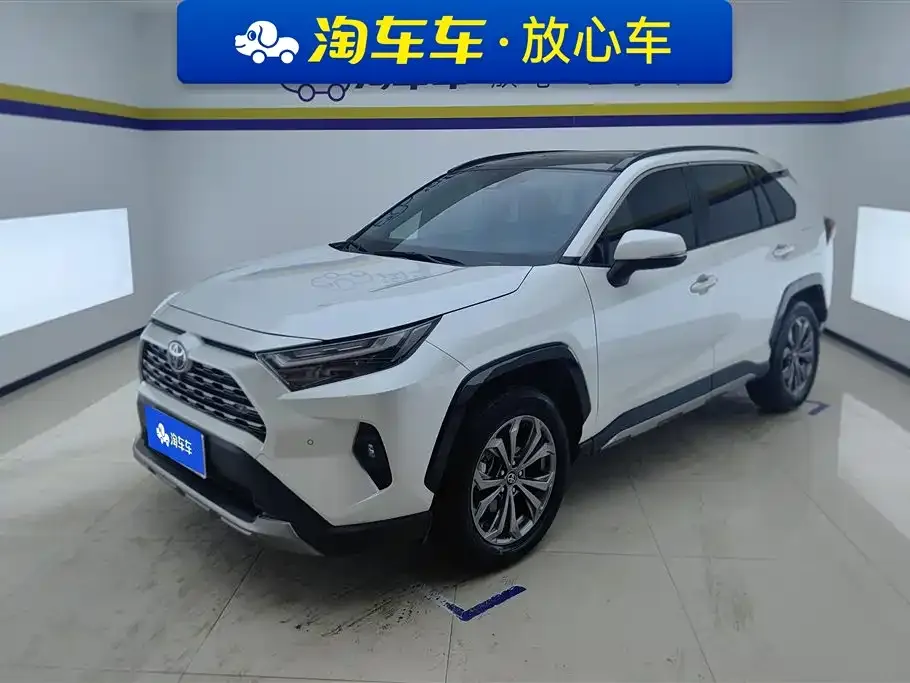 Toyota RAV4 — фото 1