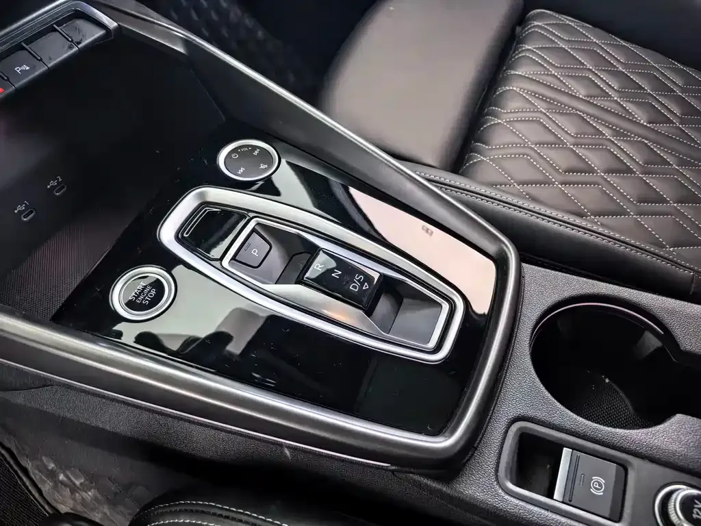 Audi A3 2025 из CN, фото 4