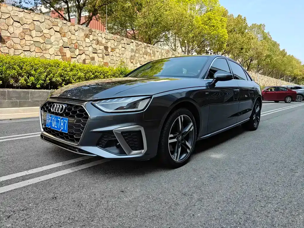 Audi A4L 2021 из CN, фото 1