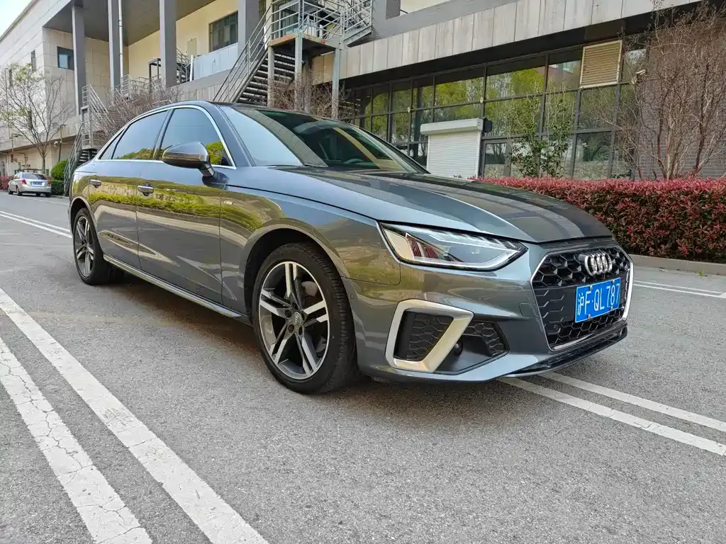 Audi A4L 2021 из CN, фото 2