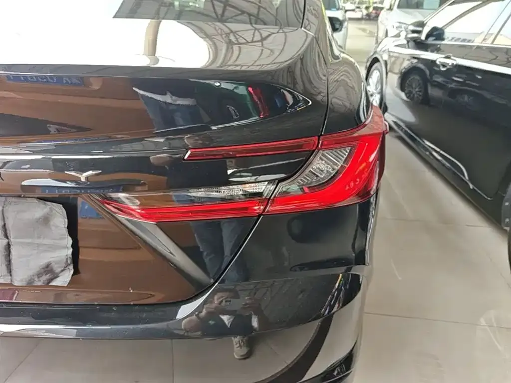 Toyota Camry — фото 8