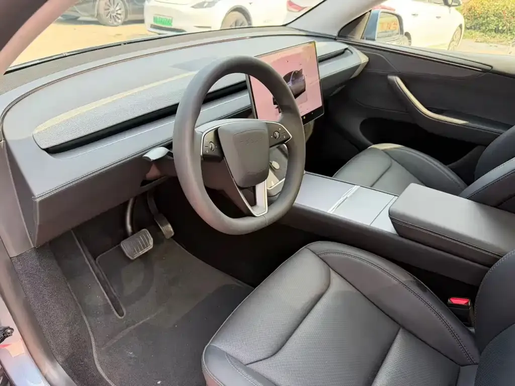 Tesla Model Y 2025 из CN, фото 5