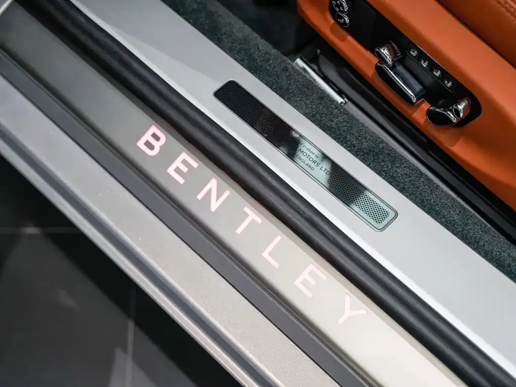Bentley Continental — фото 8