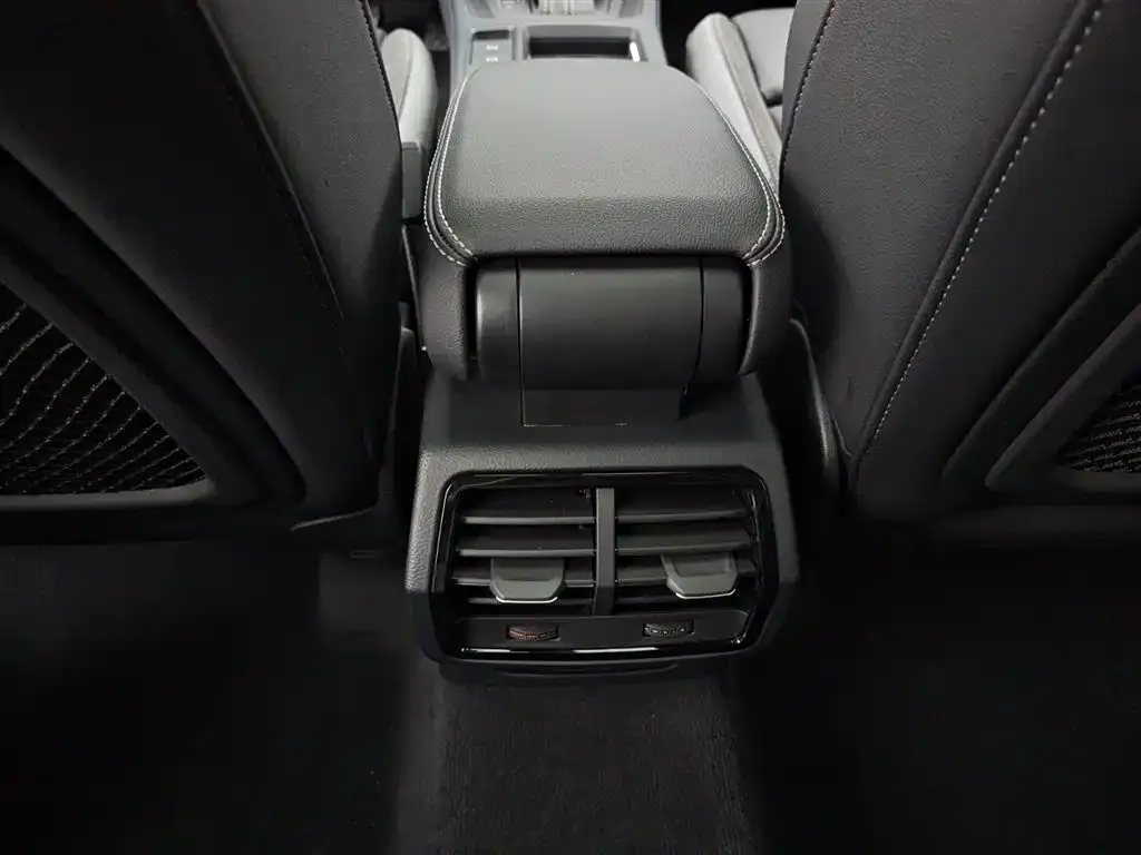 Audi Q3 Sportback — фото 3
