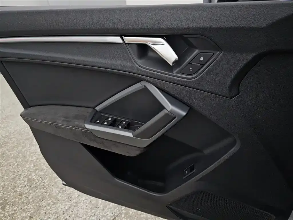 Audi Q3 Sportback — фото 7