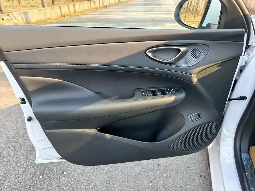 BYD Seal 05 DM-i 2026 из CN, фото 9