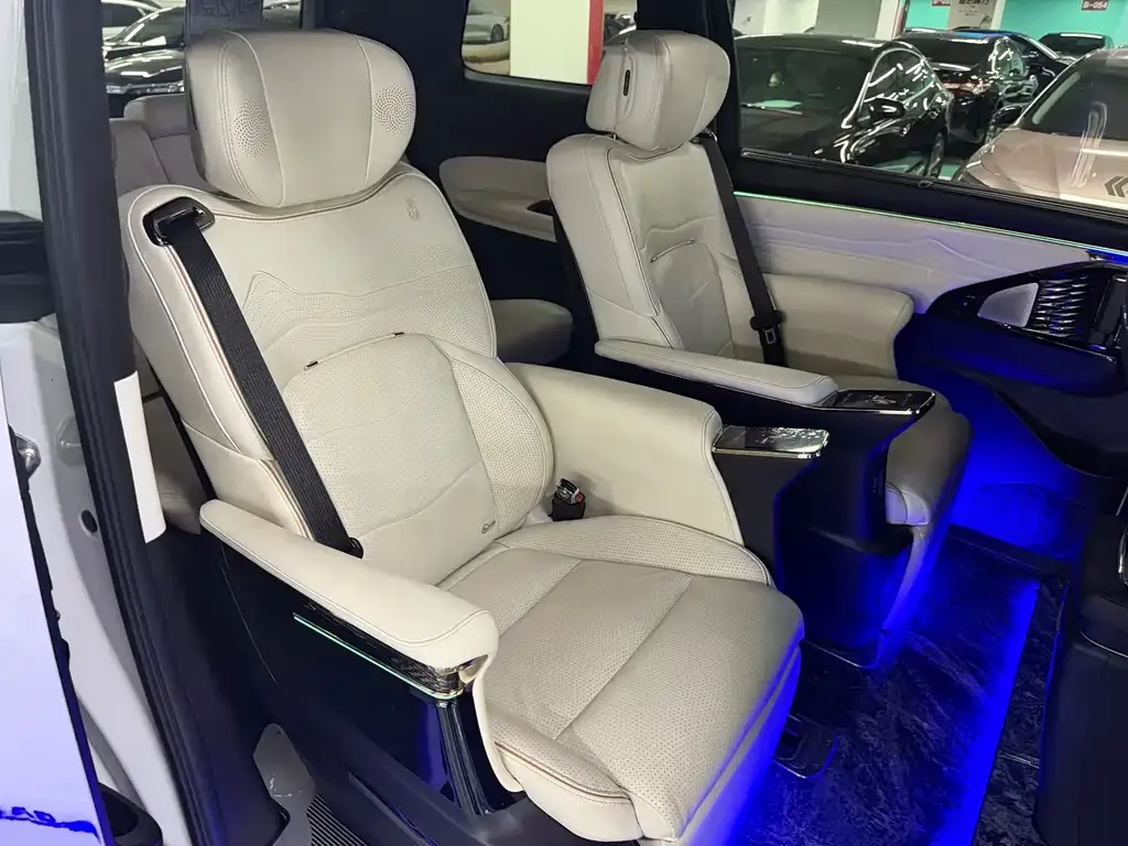 GAC Motor Trumpchi M8 — фото 6