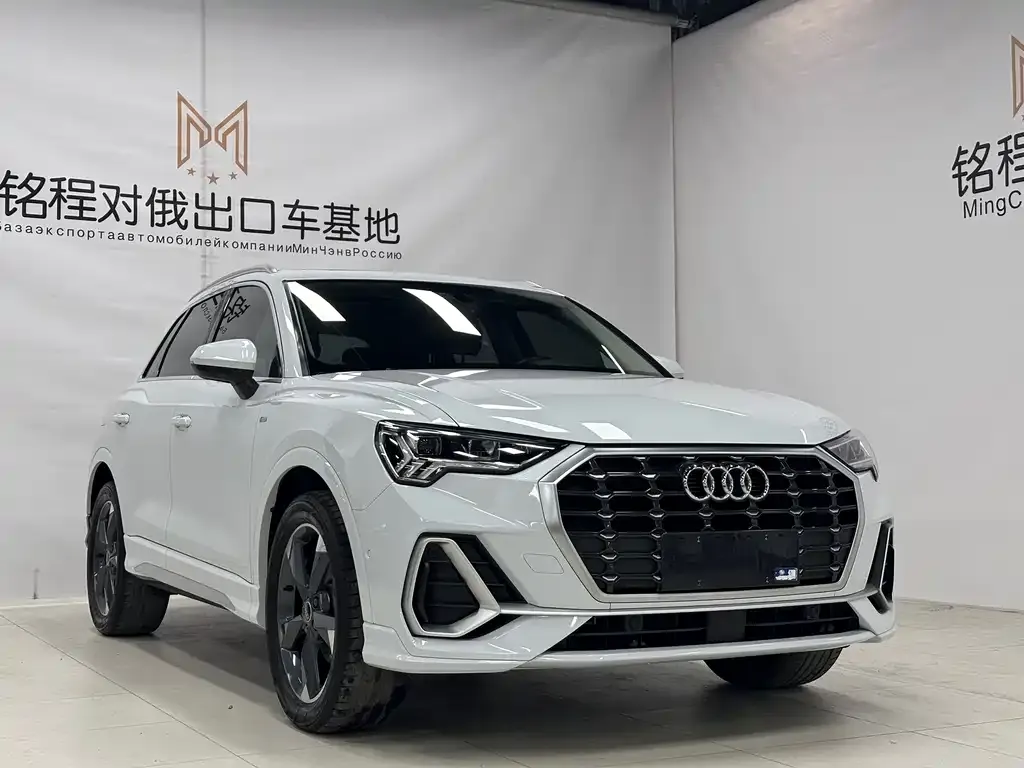 Audi Q3 — фото 10