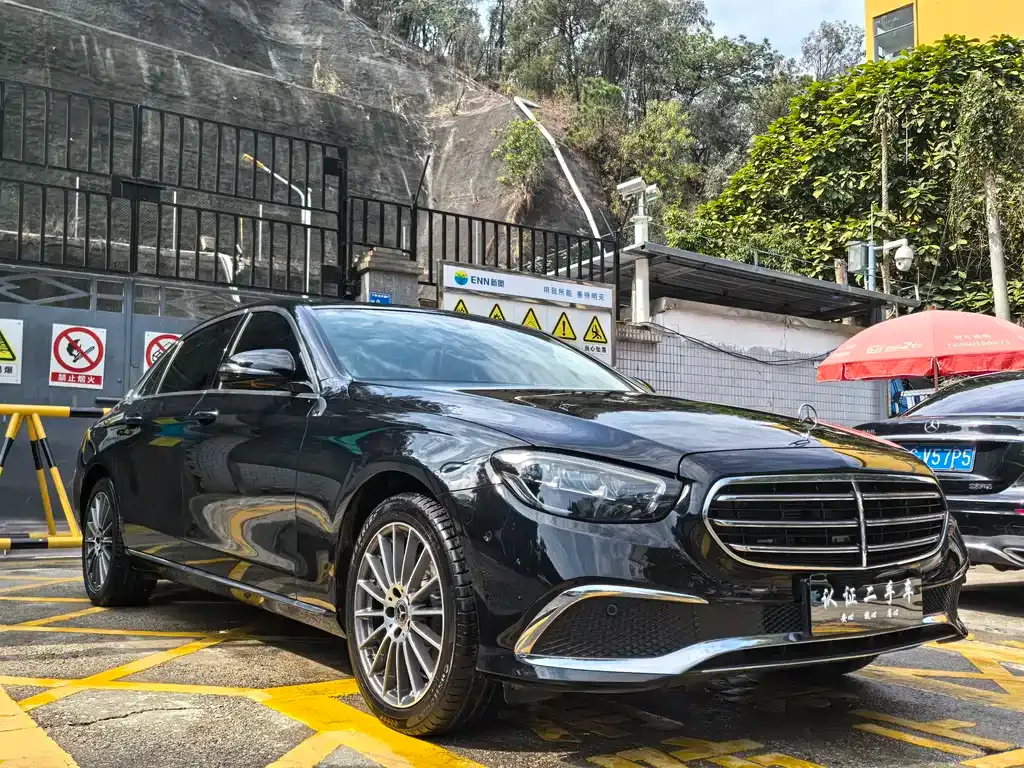 Mercedes-Benz E-Class — фото 10