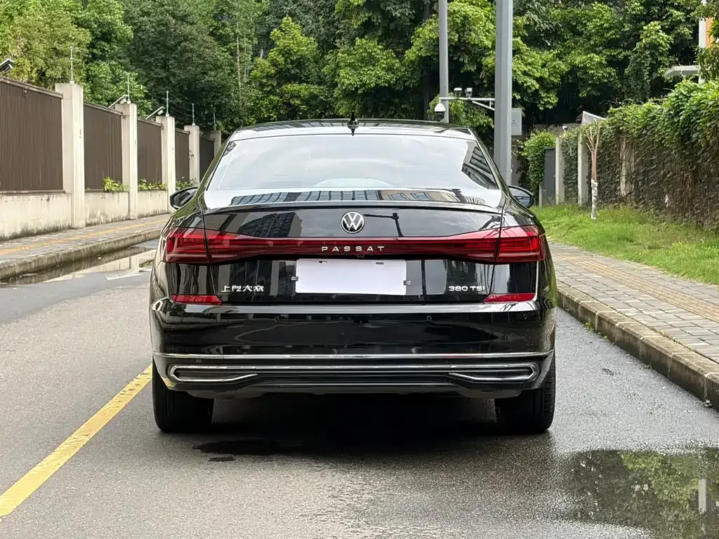 Volkswagen Passat — фото 10