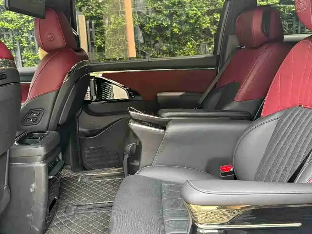 GAC Motor Trumpchi M8 — фото 10