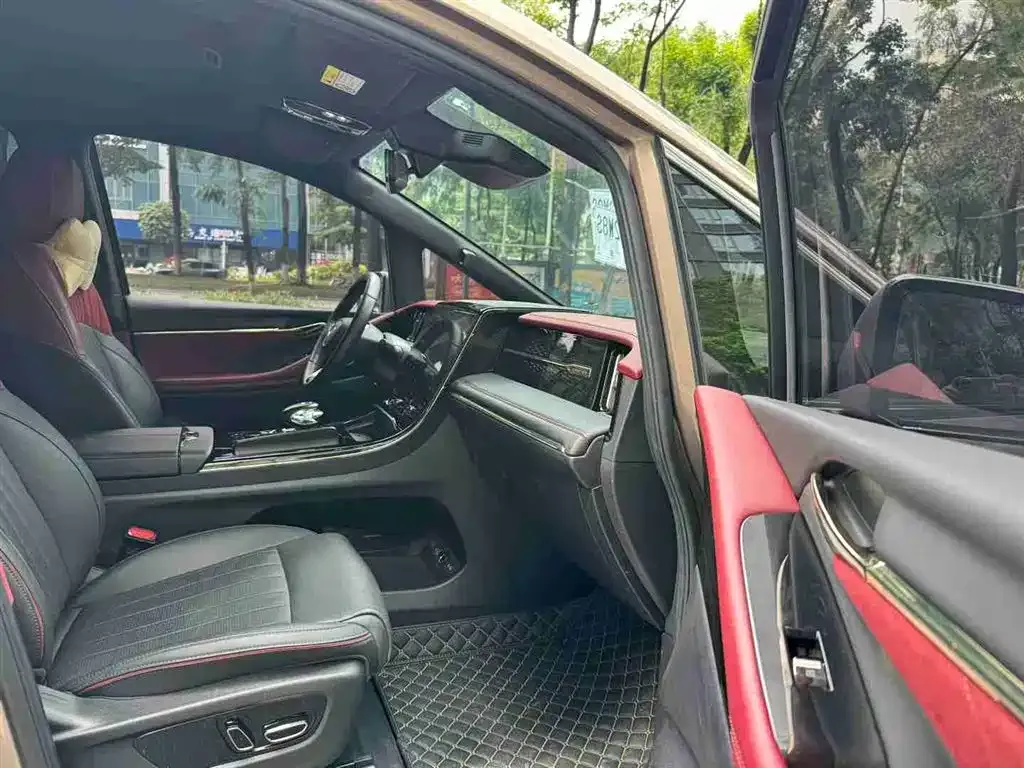 GAC Motor Trumpchi M8 — фото 9