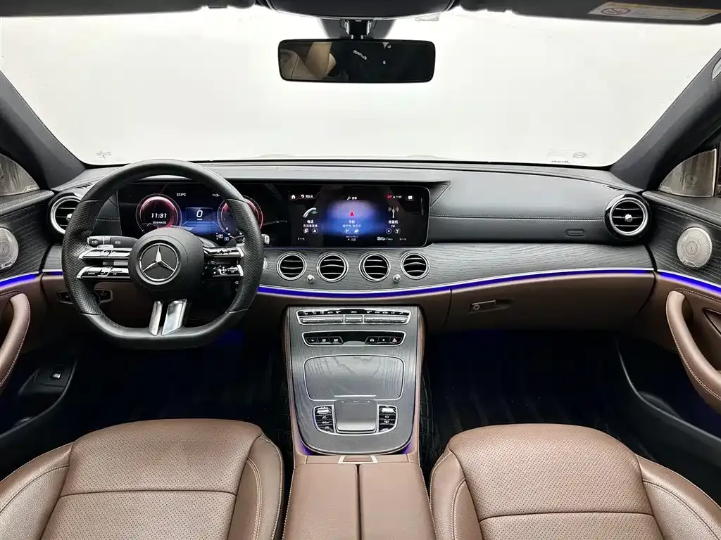 Mercedes-Benz E-Class — фото 8