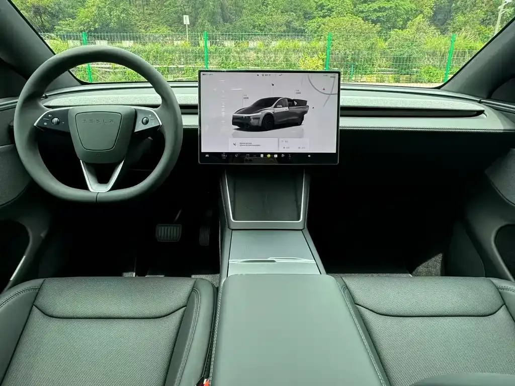 Tesla Model Y — фото 5