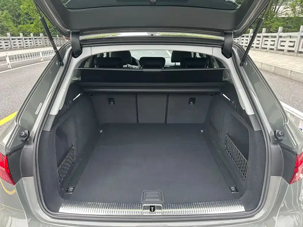 Audi A4 (Import) 2024 из CN, фото 2