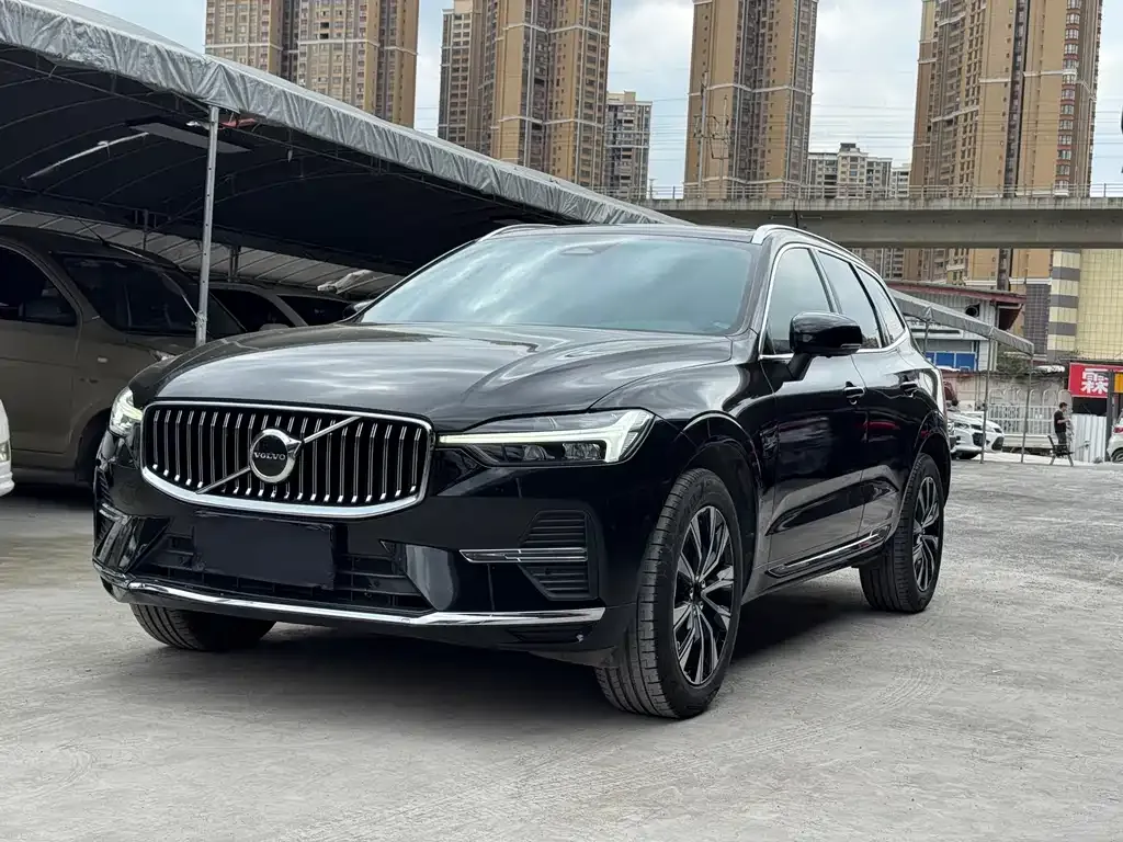 Volvo XC60 — фото 1
