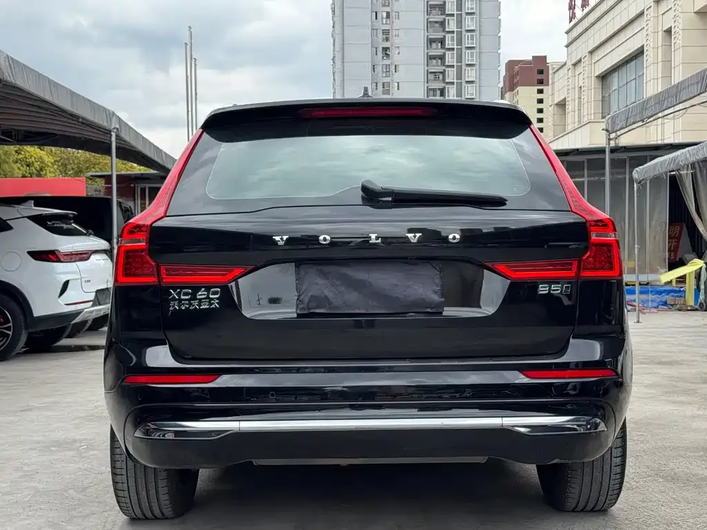 Volvo XC60 — фото 2