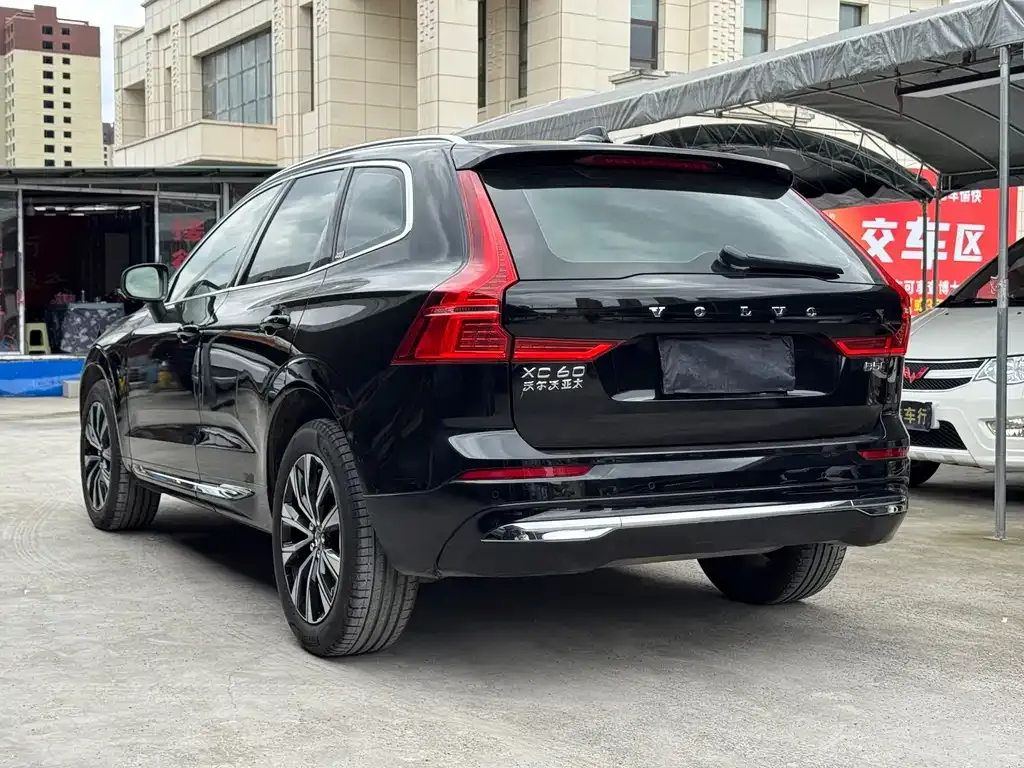 Volvo XC60 — фото 3
