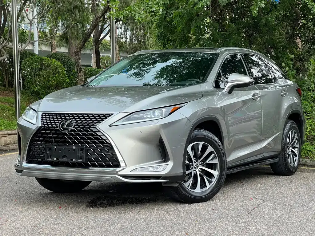 Lexus RX — фото 1