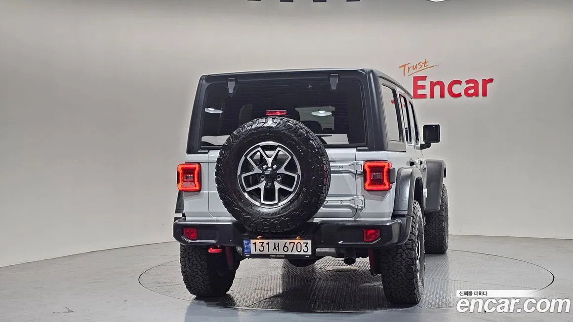 Jeep Wrangler — фото 10
