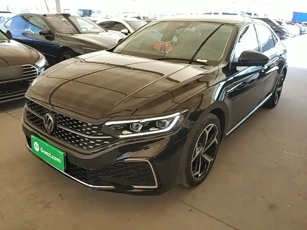 Volkswagen Passat — фото 1