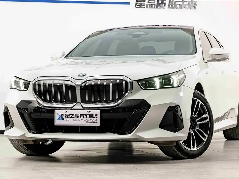 BMW 5 Series — фото 10