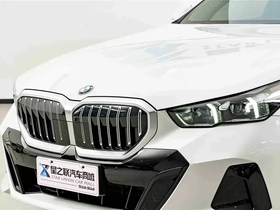 BMW 5 Series — фото 9