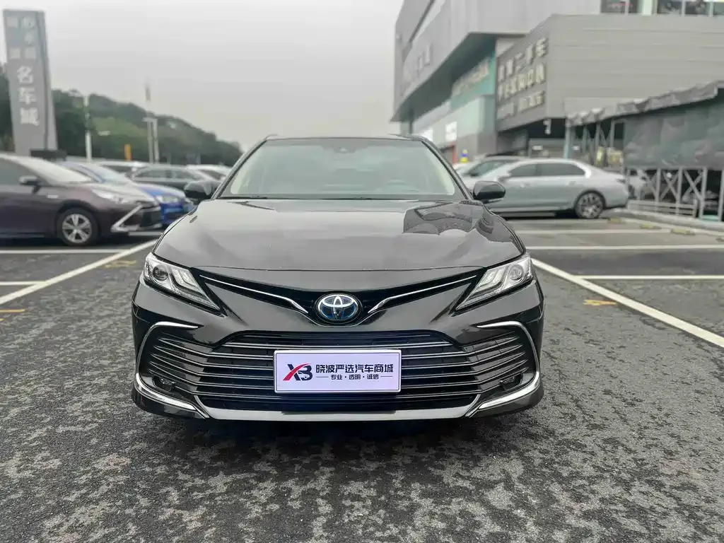 Toyota Camry — фото 9