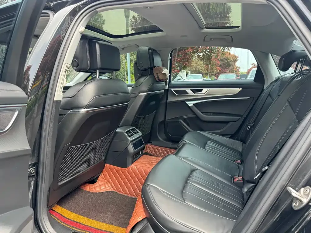Audi A6L 2023 из CN, фото 4