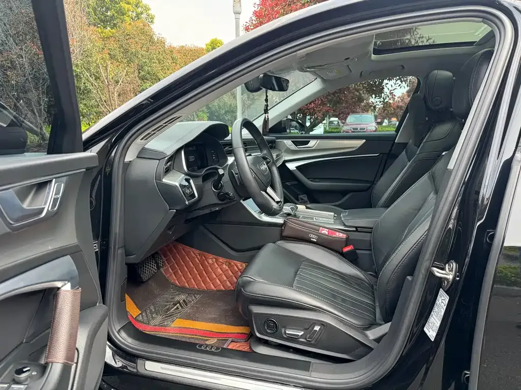 Audi A6L 2023 из CN, фото 2