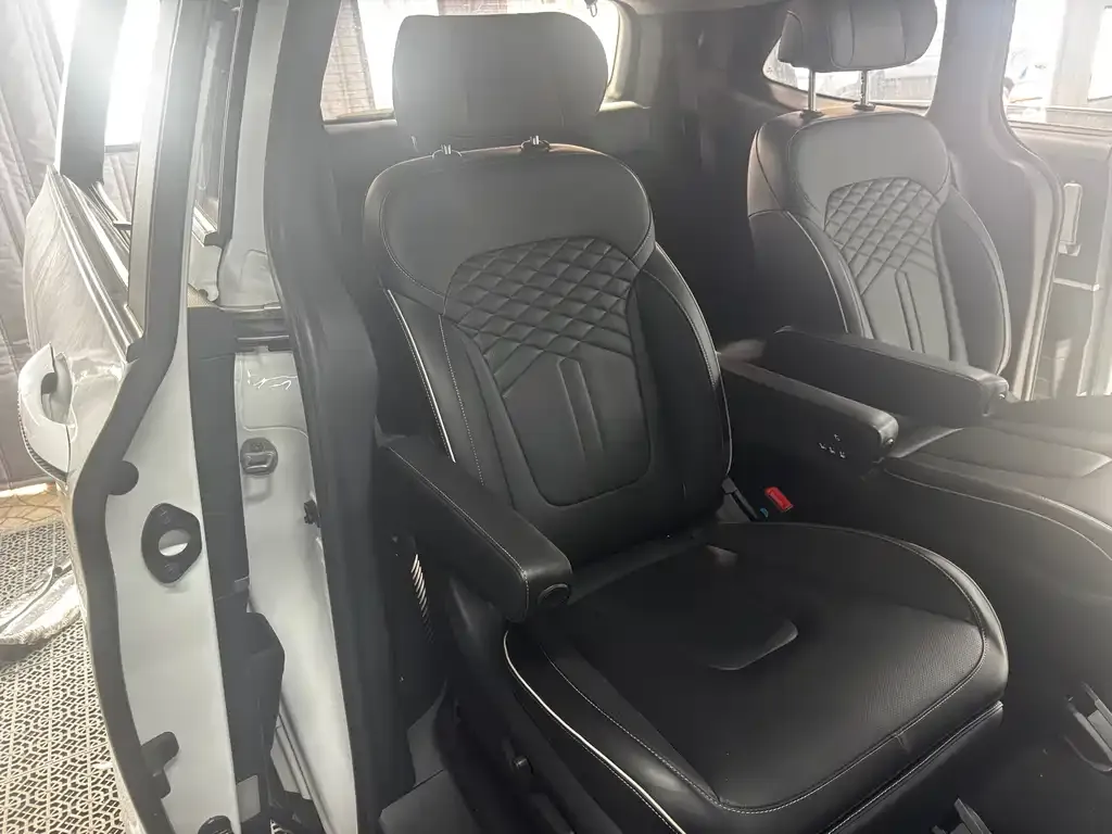 Hyundai Custo 2023 из CN, фото 10