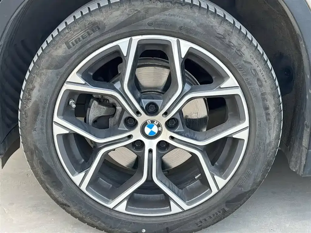 BMW X1 — фото 5